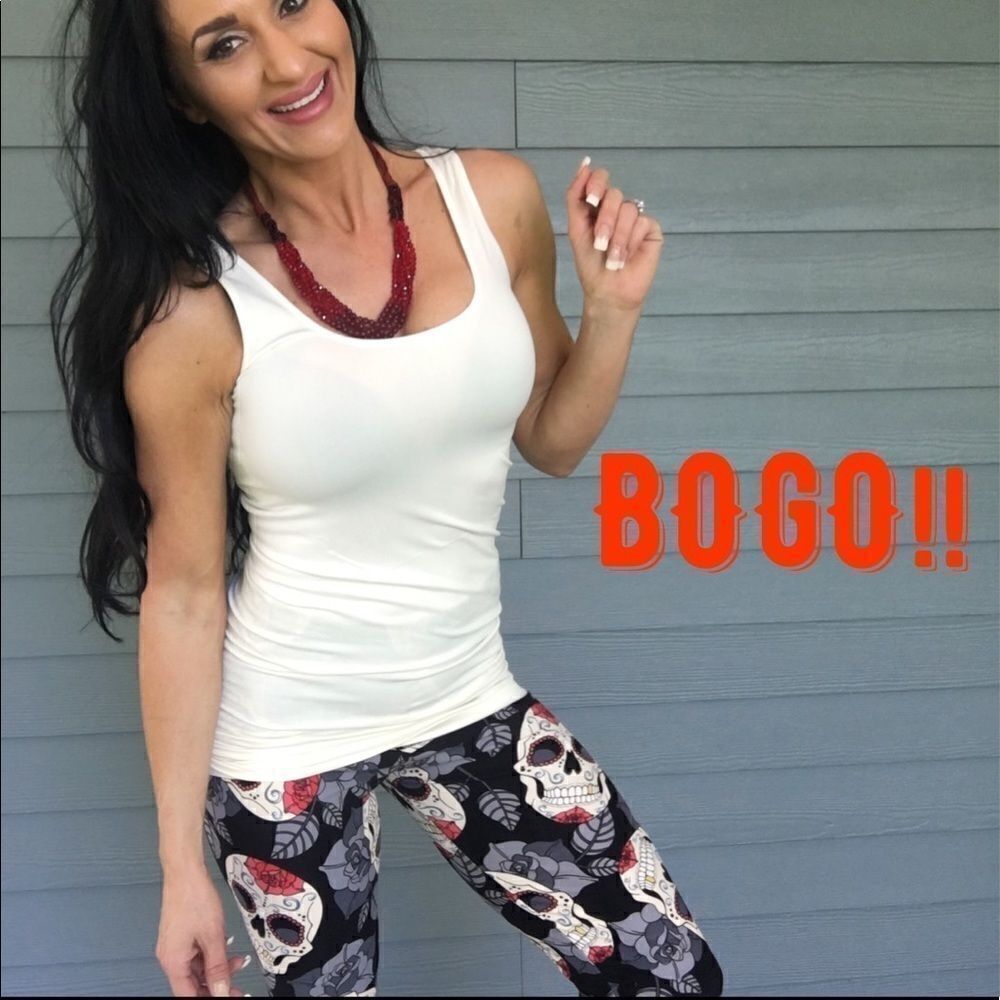 New BOGO IVORY long seamless tank top for layering